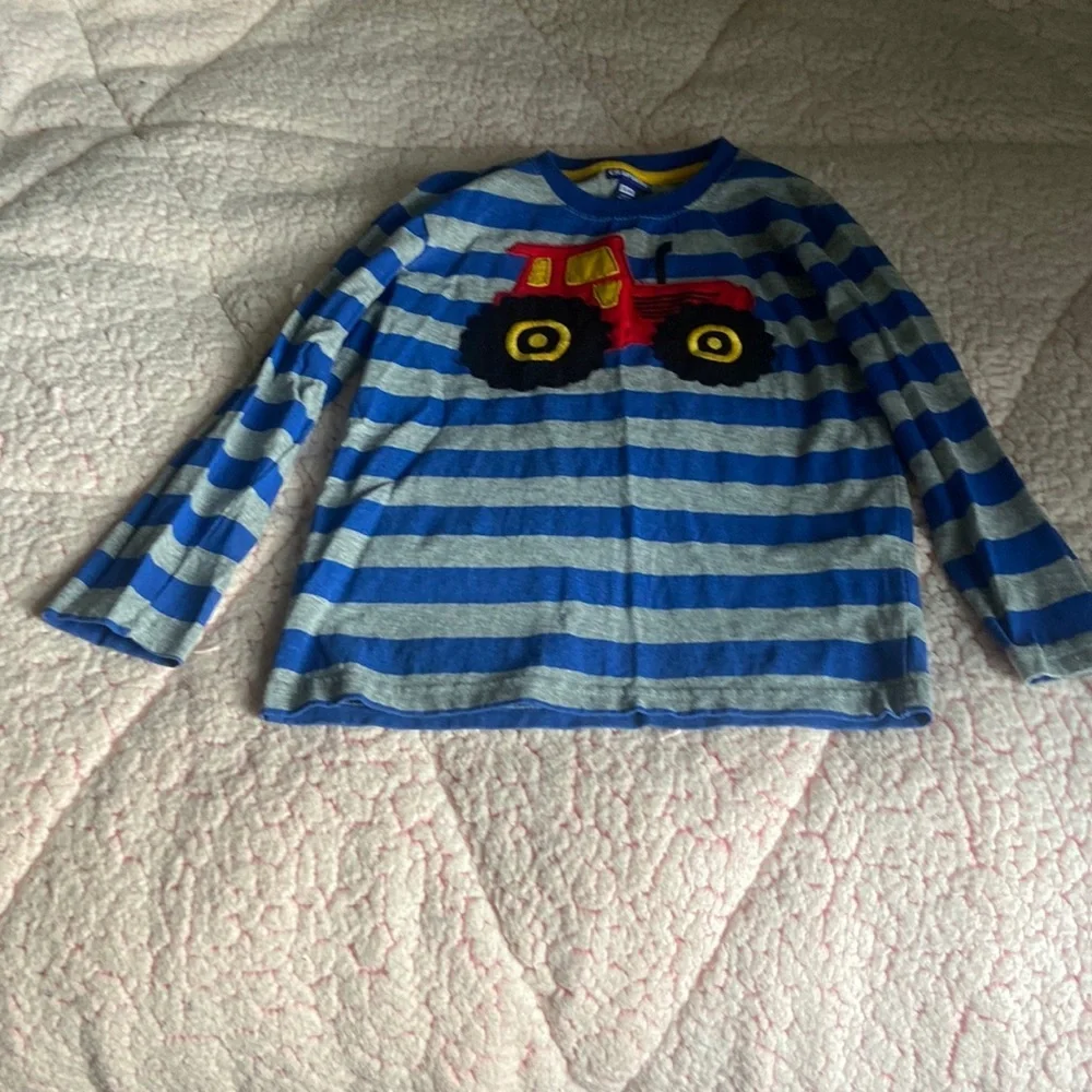 Boys tractor long sleeve shirt!